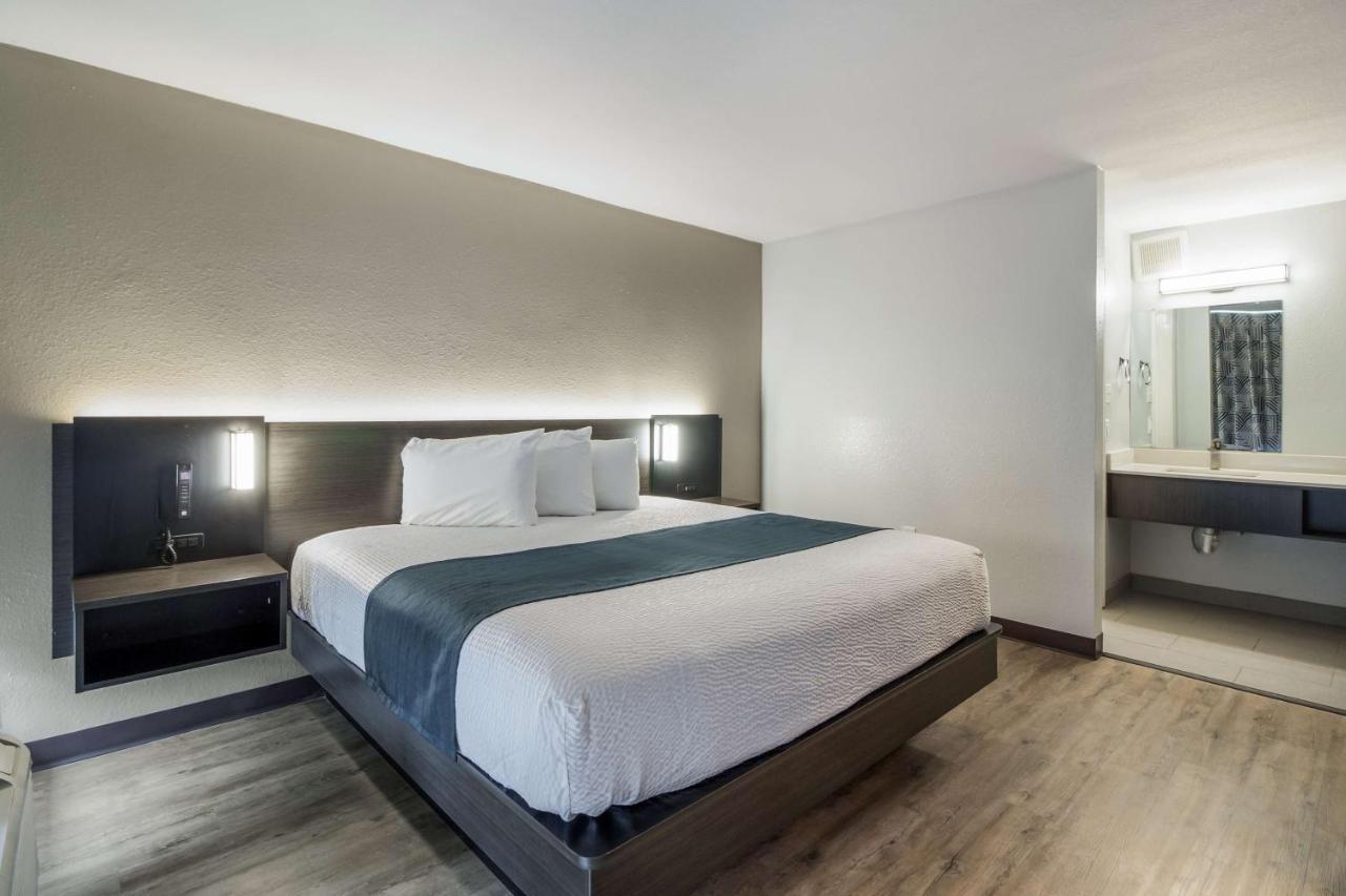 Motel 6 Groves, Tx Dış mekan fotoğraf