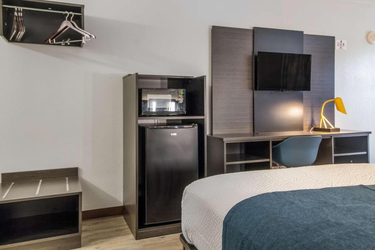Motel 6 Groves, Tx Dış mekan fotoğraf
