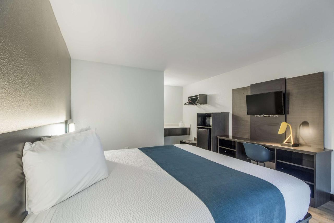 Motel 6 Groves, Tx Dış mekan fotoğraf